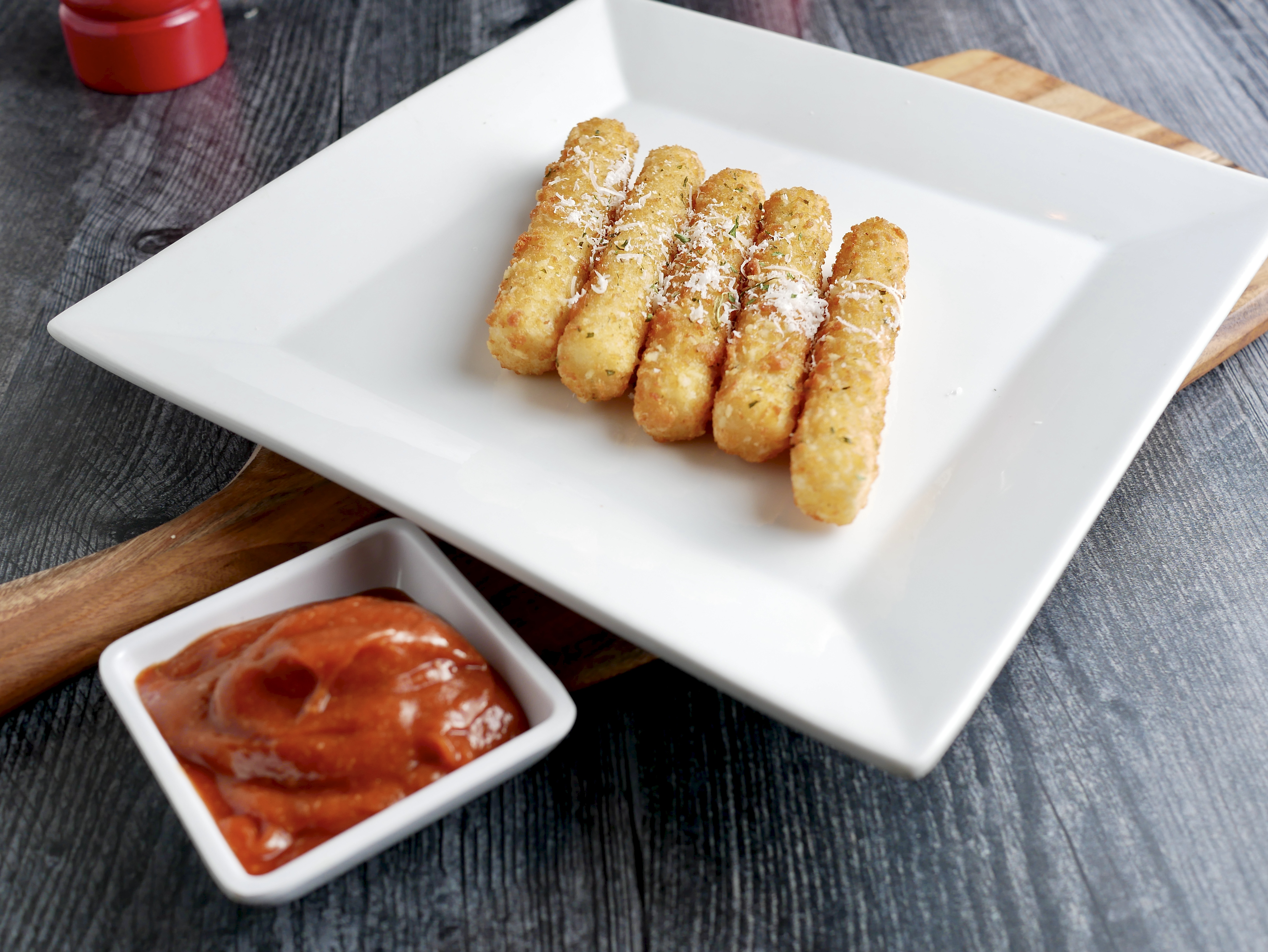 Mozzarella Sticks (5)